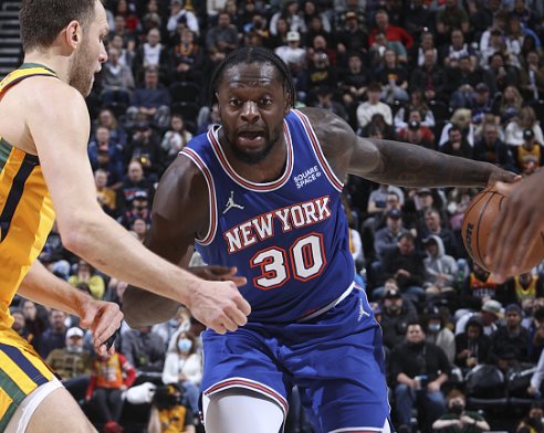 与雄鹿签下 与雄鹿签下