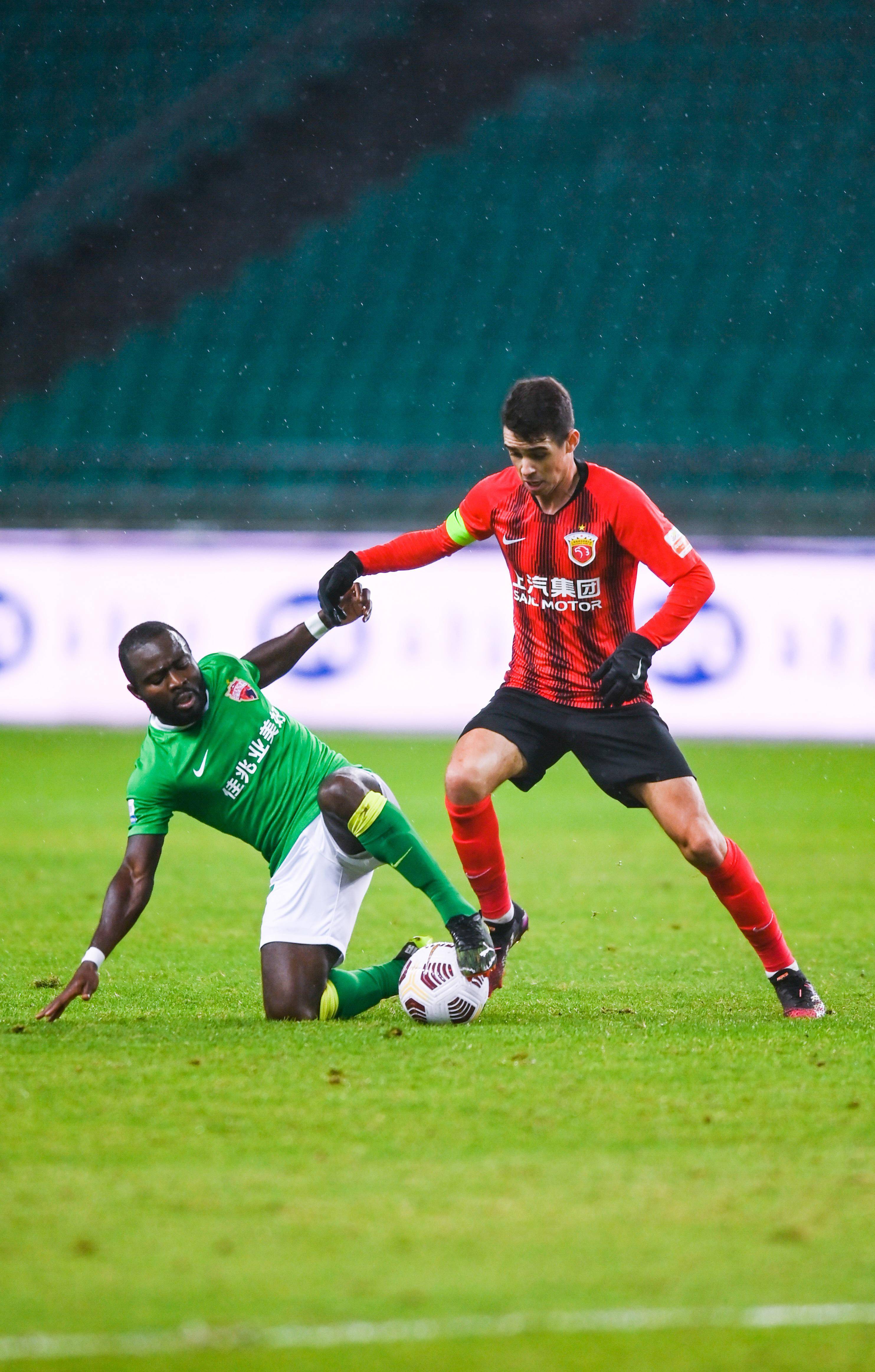 他不仅完成 他不仅完成