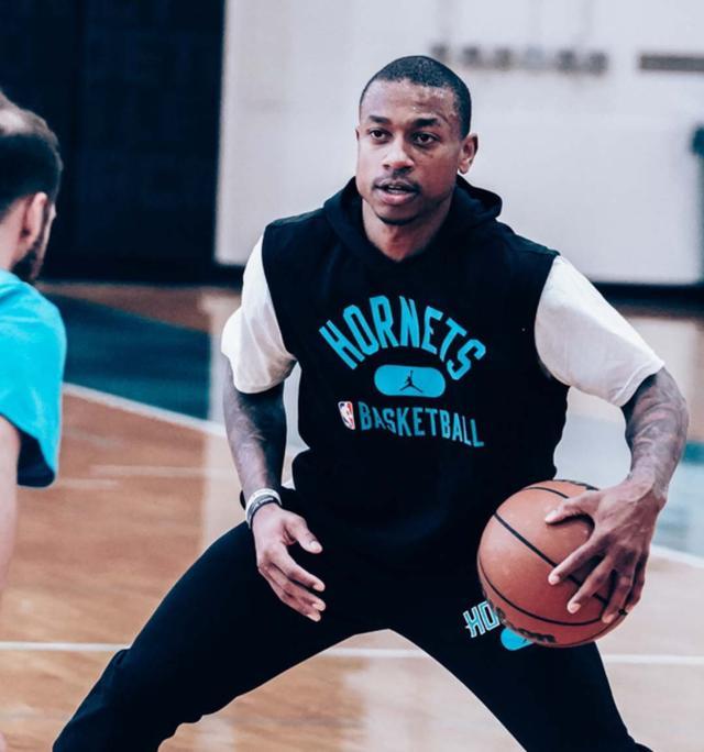 也在不时地 也在不时地