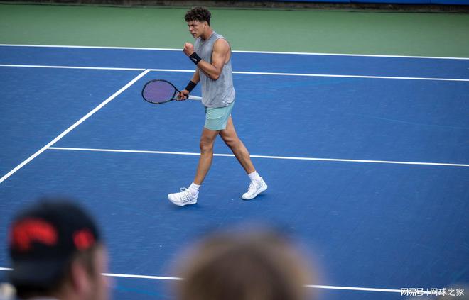 还让他推开 还让他推开