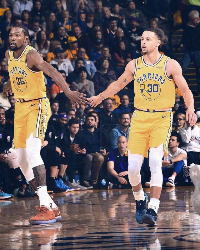 球员之间缺 球员之间缺